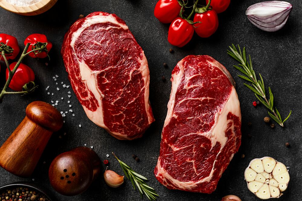 A diferencia de otros cortes, el rib eye no requiere marinados complejos. Foto: Unsplash.
