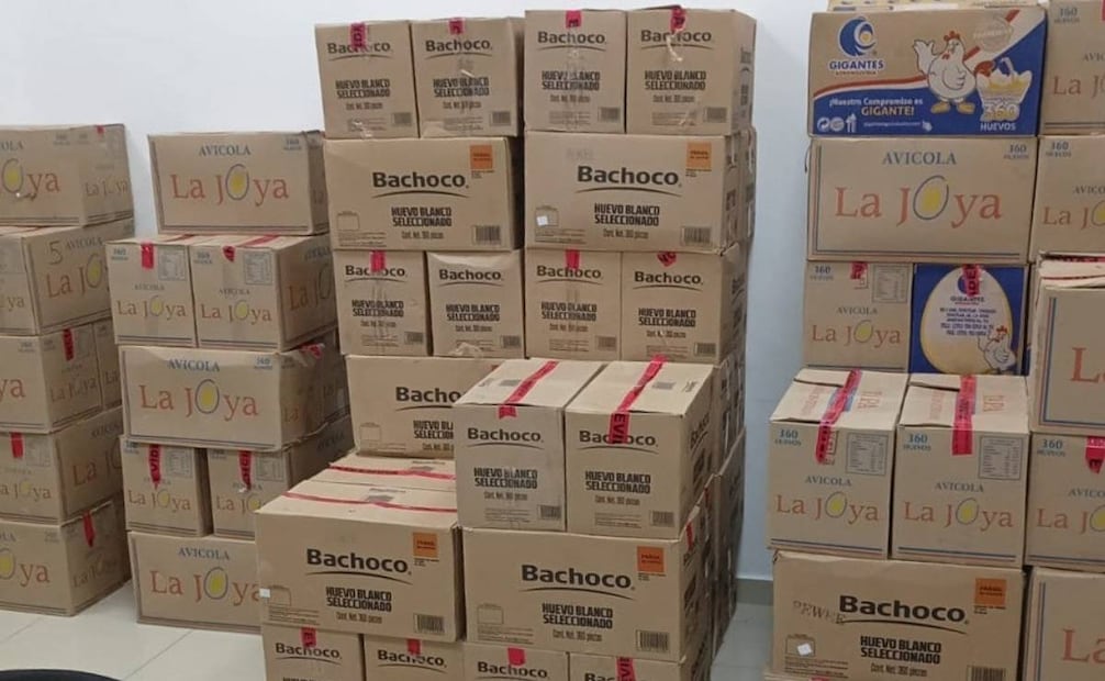 Como parte de las investigaciones por el delito de extorsión, encontraron cajas con huevo. 18/09/2026. | Foto: Especial.