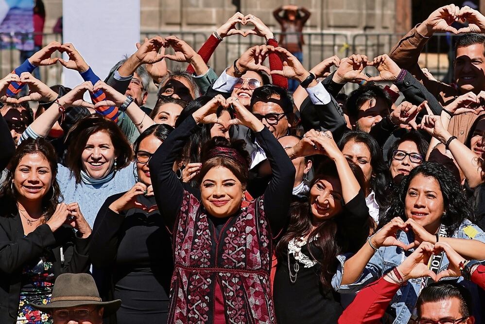 Desde la Plaza de Santo Domingo, Clara Brugada aseguró que ganó las precampañas porque las encuestas así lo confirman, y dijo que construirá el segundo piso de la Cuarta Transformación. Foto: Berenice Fregoso | El Universal