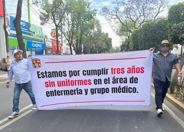 Trabajadores de salud protestan en zona de hospitales de Tlalpan por falta de insumos y uniformes