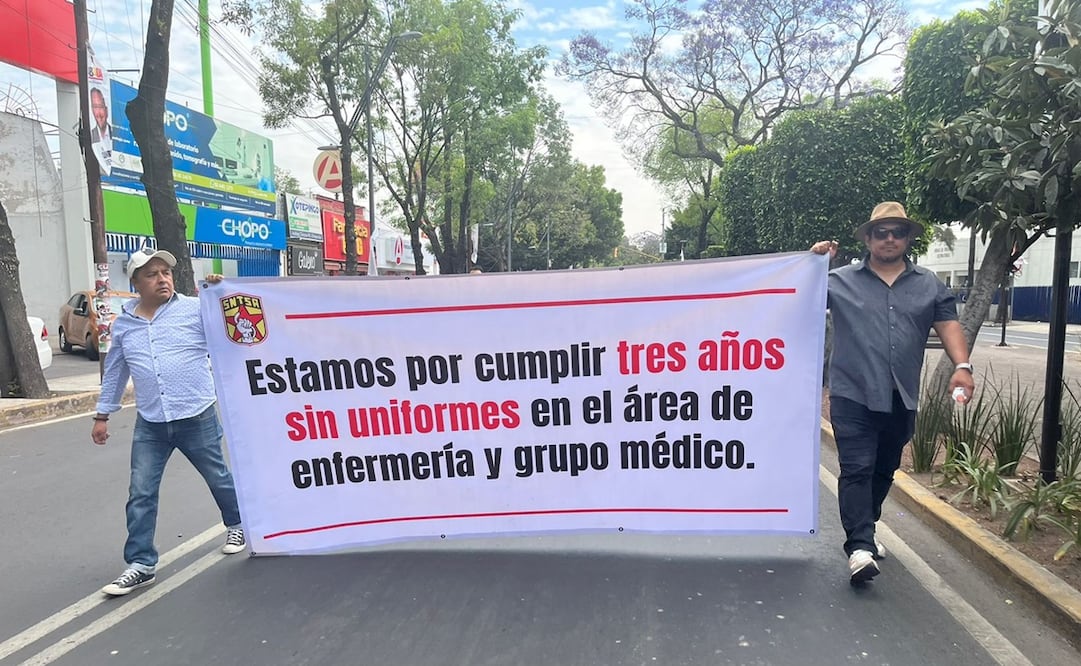 Protesta de médicos en Tlalpan por falta de insumos y uniformes. Foto: Yalina Ruiz / EL UNIVERSAL
