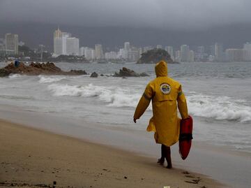 Huracán Otis: Lista, la estrategia de autotransportistas para garantizar abasto en Guerrero