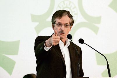 Xóchitl Gálvez presenta a Juan Carlos Romero Hicks como coordinador de Educación, Ciencia y Tecnología en sus foros ciudadanos