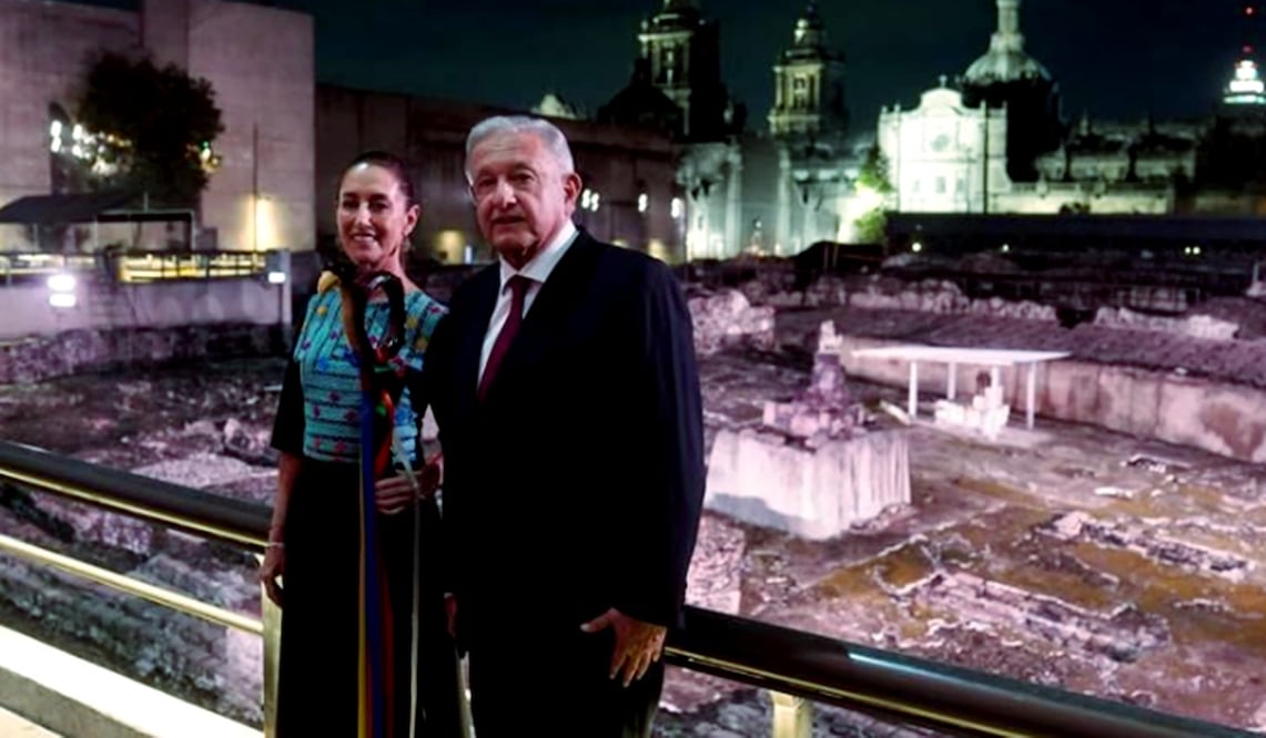 Tras entregarle ayer el bastón de mando para conducir el movimiento de transformación, el presidente Andrés Manuel López Obrador aseguró que Claudia Sheinbaum es una muy buena dirigente. Foto: archivo/EL UNIVERSAL