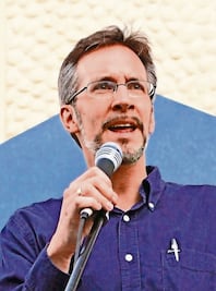 Morena pelea contra Morena