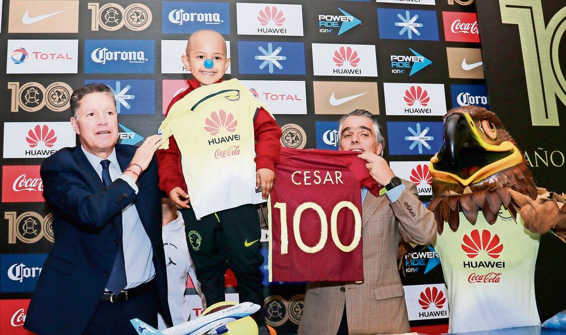 César cumplió un gran sueño al ser “co nt ratado” por el club. (FOTO: ALVARO PAULIN. IMAGO7)