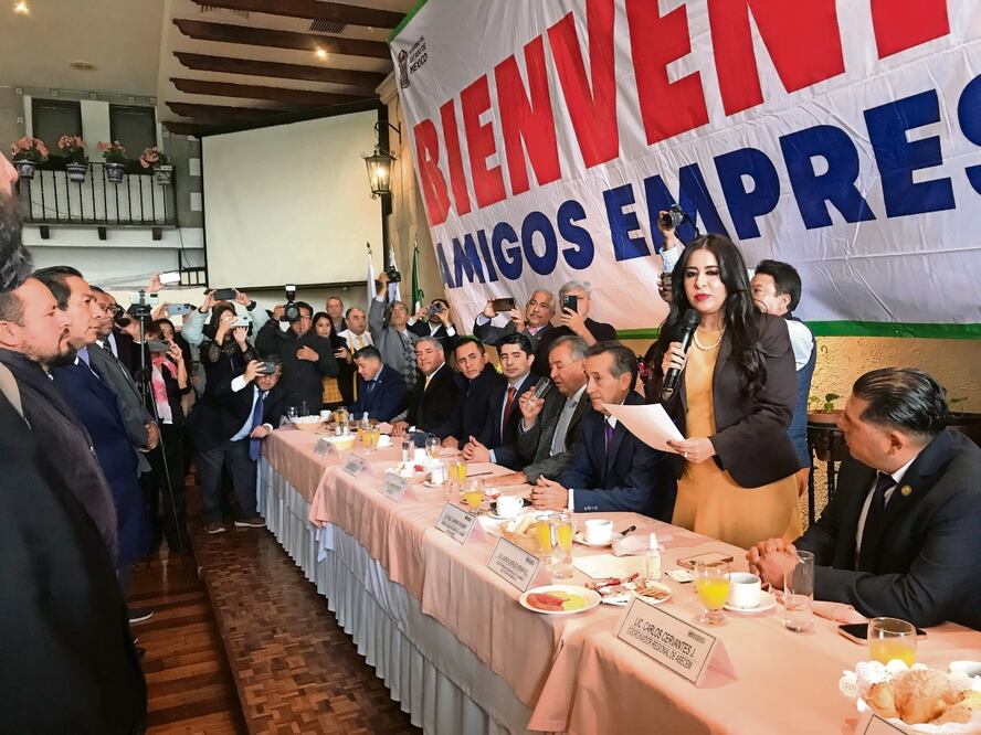 Laura González refrendó su compromiso con los empresarios. Foto: Rebeca Jiménez / EL UNIVERSAL