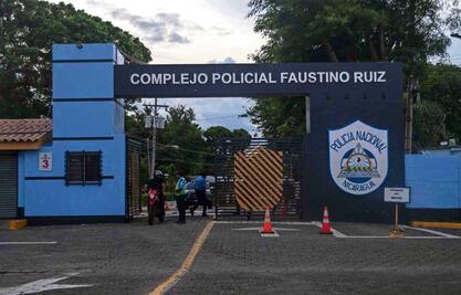 Policía, bajo control de Ortega en Nicaragua, por la ley y el miedo