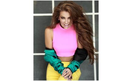 Thalía luce su rostro sin maquillaje