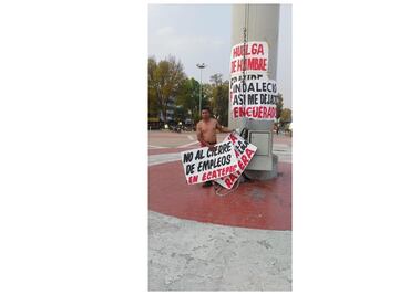 Sin ropa, empresario exige pago de servicios al ayuntamiento de Ecatepec