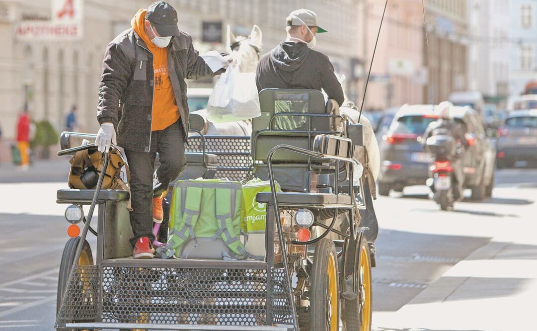 Un carruaje en Viena, Austria, país que dice tener un plan para levantar el confinamiento tras constatar la disminución de las nuevas infecciones. Foto: ALEX HALADA. AFP