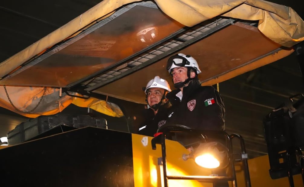 Alcaldía Álvaro Obregón y Gobierno capitalino realizan reencarpetado de carriles laterales de Periférico Sur.
Foto: Especial.