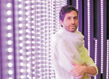 Benny comparte doble vida con fans