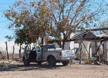 Autoridades atienden presunto reporte de enfrentamientos en comunidad de Sinaloa; hallan vehículos destruidos y viviendas incendiadas