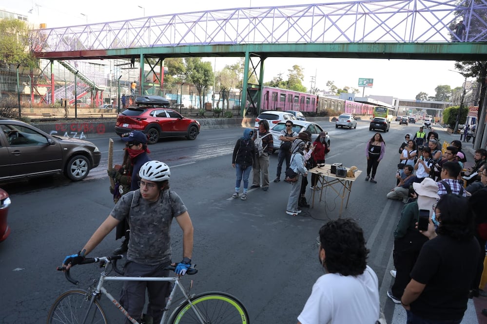 Reabren circulación en Calzada de Tlalpan tras bloqueo. (Foto: Gabriel Pano/ EL UNIVERSAL)