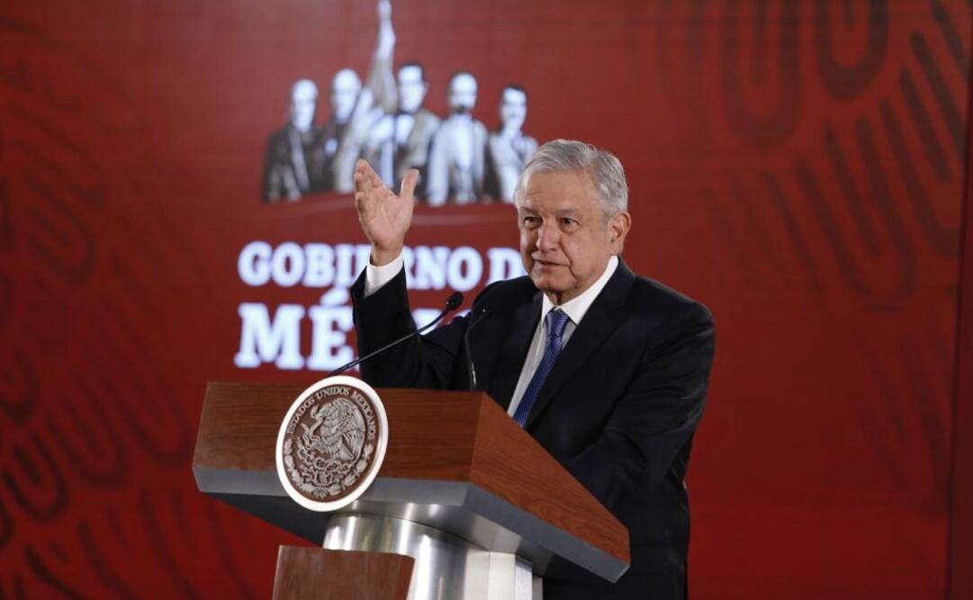 Acusa AMLO contratos leoninos en CFE. Foto: Agustín Salinas/EL UNIVERSAL