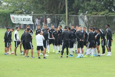 Las largas distancias del Atlas previo al Clásico Tapatío