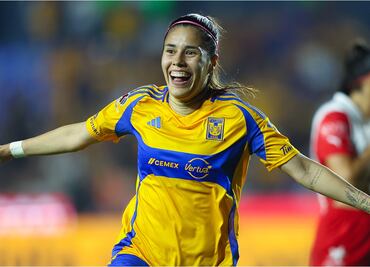 Como por arte de magia; Jacqueline Ovalle pasó de viajar horas en autobús para jugar futbol a ser el fichaje más caro en la historia