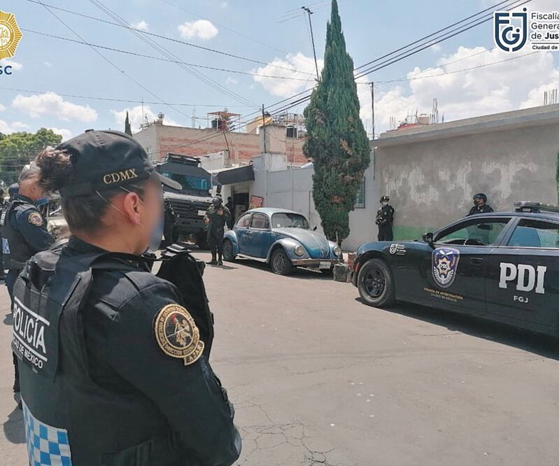 La reforma establece que se agravará la agresión en una tercera parte y se impondrán de 48 a 360 horas de trabajo comunitario. Originalmente, el proyecto sólo abarcaba a policías, pero se amplió a todos los trabajadores de seguridad. Foto: Especial