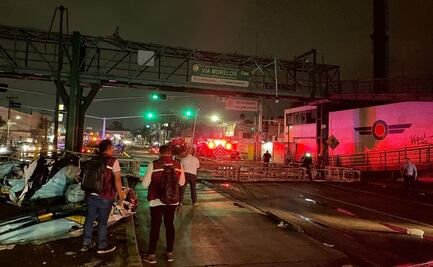 Colapsa anuncio espectacular en Ecatepec por ráfagas de viento; no hay lesionados