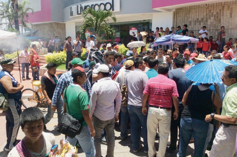 Resaltan que los prolongados bloqueos de la CNTE han causado pérdidas económicas en el país por 4 mil 200 millones de pesos (ARCHIVO EL UNIVERSAL)