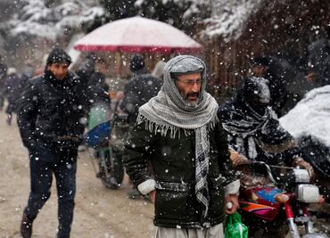 Avalanchas tras nevadas dejan al menos 15 muertos al este de Afganistán