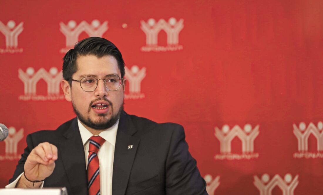 El director general del Infonavit, Carlos Martínez, aseguró que los subsidios distorsionaron el mercado, pues cuando los desarrolladores contaban con ese apoyo, aumentó el precio de las viviendas. Foto: ARCHIVO EL UNIVERSAL