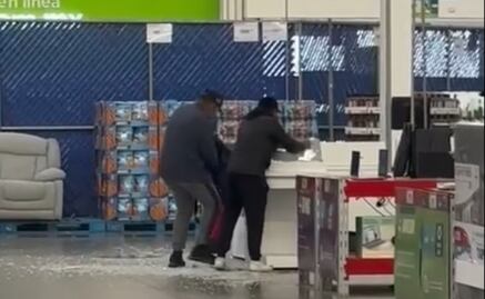 Captan violento robo en Sam's Club de Tlaxcala; ladrones se llevan celulares y equipos electrónicos