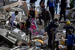 Furia en Venezuela por la lenta ayuda oficial para rescatar sobrevivientes; "¡El gobierno no está haciendo nada por el pueblo!"
