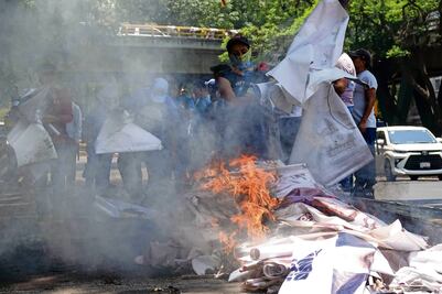 Tras plantón y protestas, CNTE logra aumento salarial del 13%