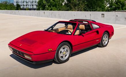 VIDEO: Así queda un Ferrari 328 abandonado tras su primera lavada