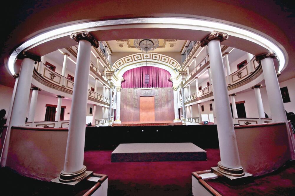 El inmueble ha sido escenario de diversos momentos históricos del país, desde la promulgación de la Constitución de 1917, el juicio a Maximiliano de Habsburgo y hasta el lugar en que se entonó por primera ocasión el Himno Nacional (VÍCTOR PICHARDO)