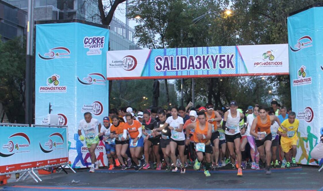 Miles de atletas se dieron cita en el Paseo de la Reforma (Foto: Perla Miranda / EL UNIVERSAL)