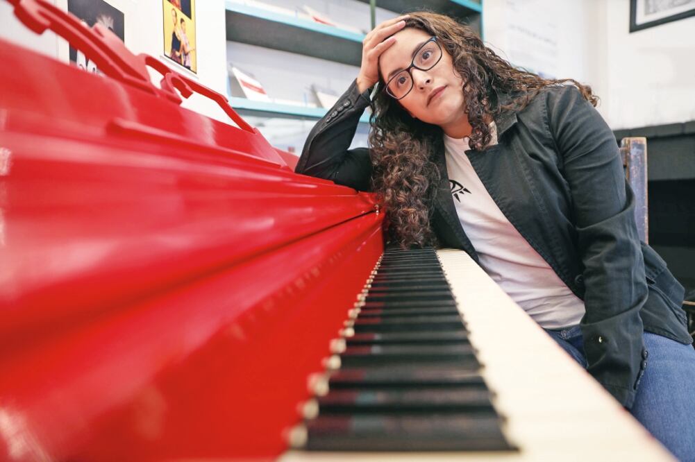 Amy tenía 18 años cuando fue víctima de abuso sexual en el trabajo. A más de dos años de iniciar una carpeta de investigación contra el presunto agresor, su caso está en reserva. Foto: JUAN CARLOS REYES. EL UNIVERSAL