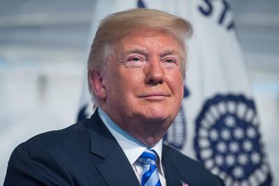 Trump dice que tiene "absoluto derecho" a perdonarse a sí mismo