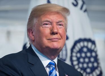 Trump dice que tiene "absoluto derecho" a perdonarse a sí mismo