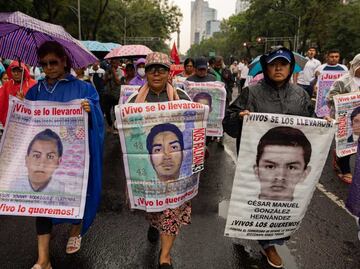 Padres de los 43 estudiantes de Ayotzinapa anuncian reunión con Claudia Sheinbaum; exigen justicia y avance en indagatorias
