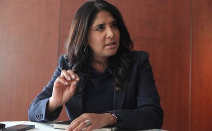 Roban cartera a senadora Alejandra Barrales