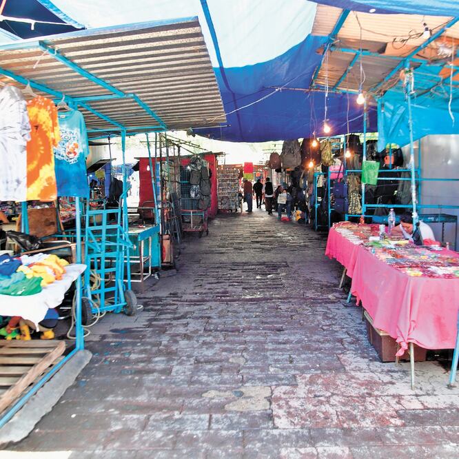 Los presuntos delincuentes al parecer aprovechaban los puestos en los que laboraban sus familiares para esconderse y atracar a los usuarios del Metro. FOTOS: HUGO GARCÍA. EL UNIVERSAL