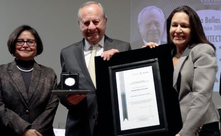 Francisco Serrano recibe la Medalla Bellas Artes