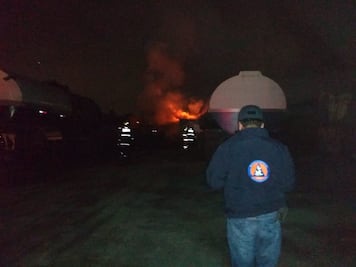 Explota contenedor en Puebla; controlan incendio 