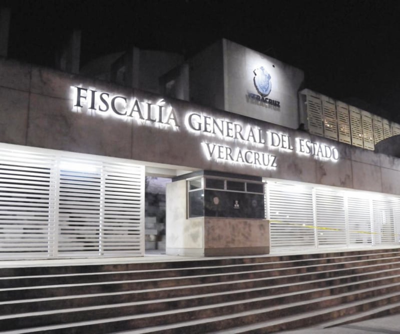 Pesquisa. La Fiscalía General del Estado (FGE) informó que investiga la probable participación de empleados de Santander en el robo. ESPECIAL