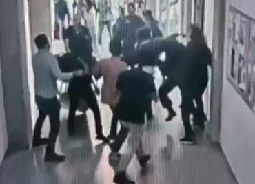 VIDEO Porros intentan reventar huelga en la Universidad de Guadalajara para evitar elección del Consejo General