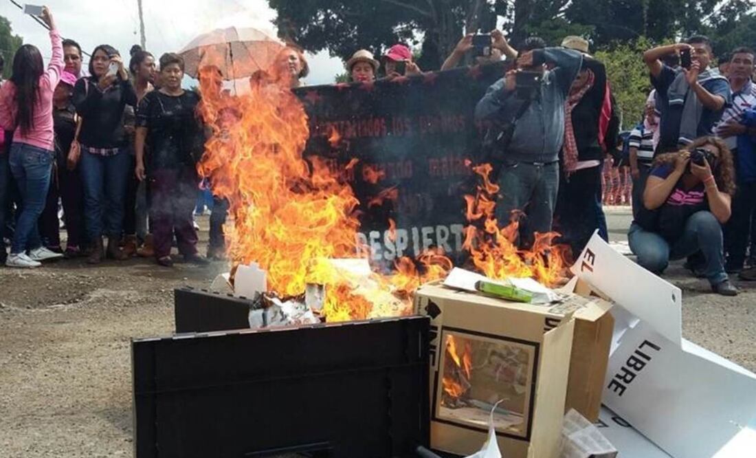 Queman casillas en varios puntos de Oaxaca