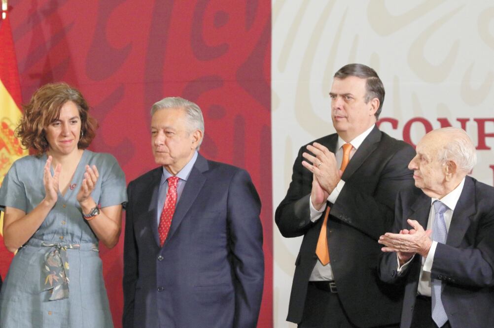 Irene Lozano, secretaria de Estado de España Global; el presidente Andrés Manuel López Obrador; el cancille. Foto/ CARLOS MEJÍA. EL UNIVERSAL