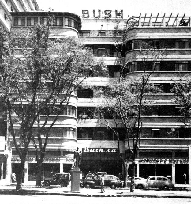 Una de las firmas más reconocidas en el sector automovilístico era la casa Bush S.A. agente autorizado de la marca Ford en la república y con sucursales en varios puntos de la capital. Esta imagen corresponde al Edificio Bush, ubicado en el Paseo de la Reforma.