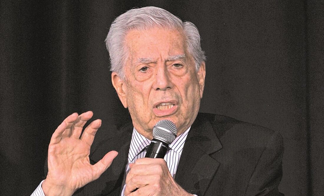 Mario Vargas Llosa presentó la serie documental sobre su vida, que combina la literatura, la política y la historia personal, y donde el escritor y su hijo acordaron que en todo momento debía aparecer la verdad. Foto: Juan Boites. El Universal