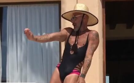Gianluca Vacchi baila el 'Kiki Challenge' en tacones y traje de baño de mujer