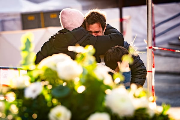 "Mamá, feliz año, te quiero", el último mensaje de Arthur Brodard tras el incendio en bar de Suiza; continúa desaparecido