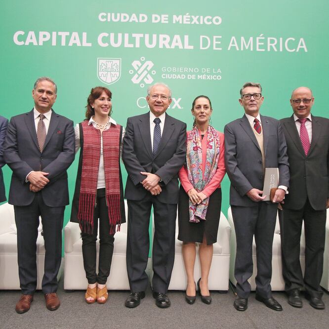 En la presentación del plan también se entregaron reconocimientos a los embajadores de la Capital Cultural de América, entre ellos a la Asociación de Turismo de Reuniones, la Canirac y el Museo Frida Kahlo, entre otros. CARLOS MEJÍA. EL UNIVERSAL
